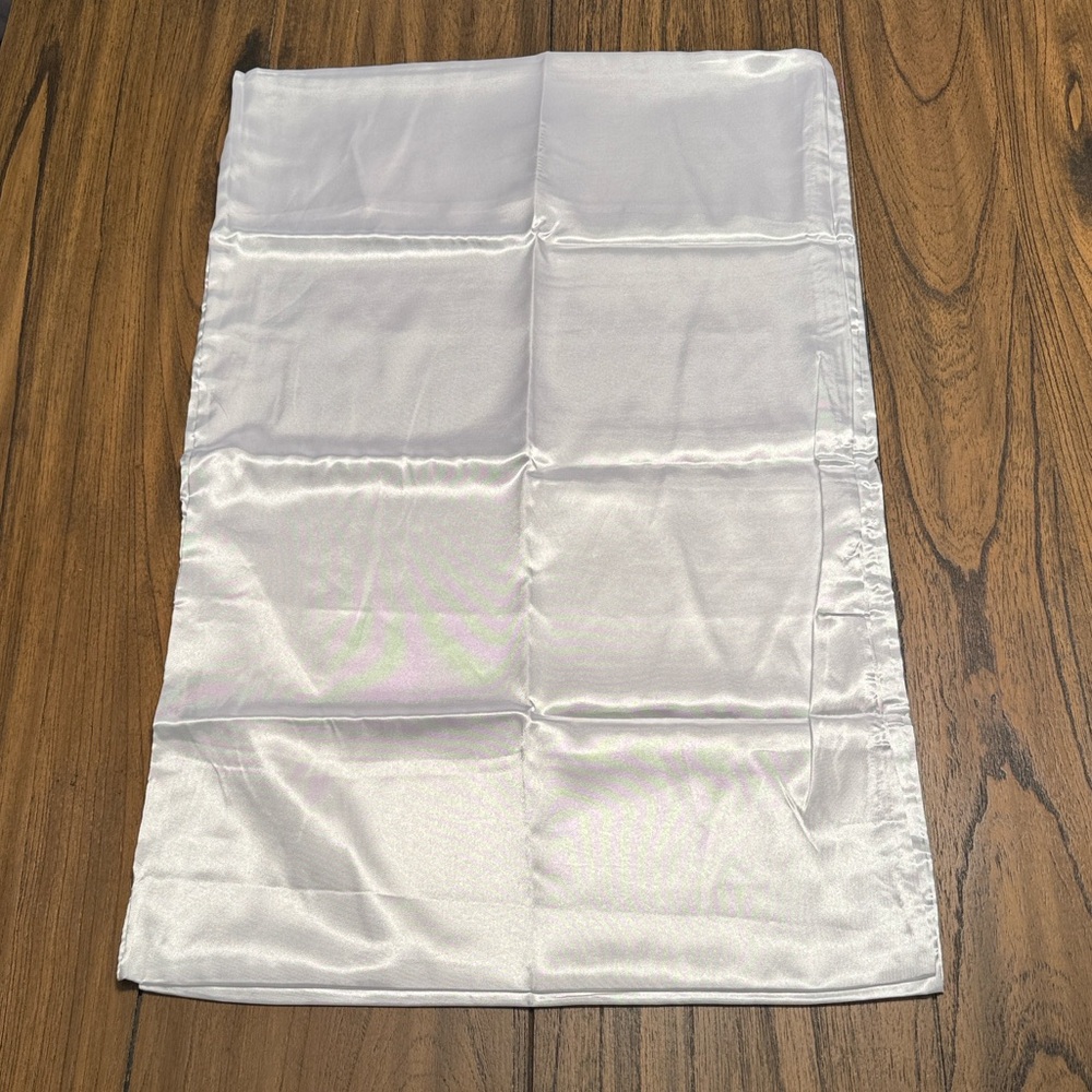 2-Pack Queen Size White Satin Pillowcases